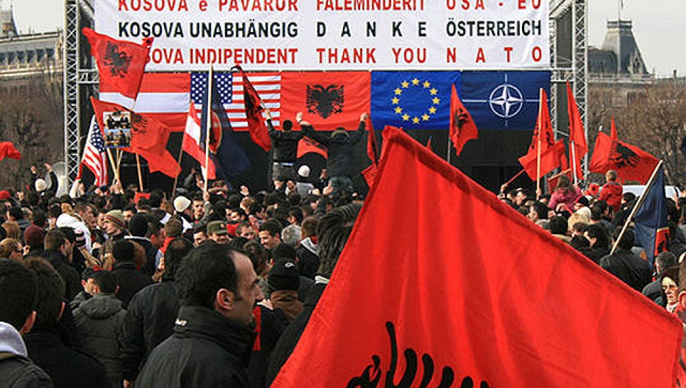 Celebran la independencia de Kosovo
