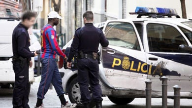 Una exposición fotográfica denuncia el drama de la inmigración en España