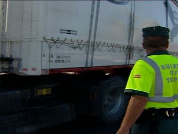 La Guardia Civil no acepta que se valore más multar que auxiliar a una persona La Guardia Civil no acepta que se valore más multar que auxiliar a una persona