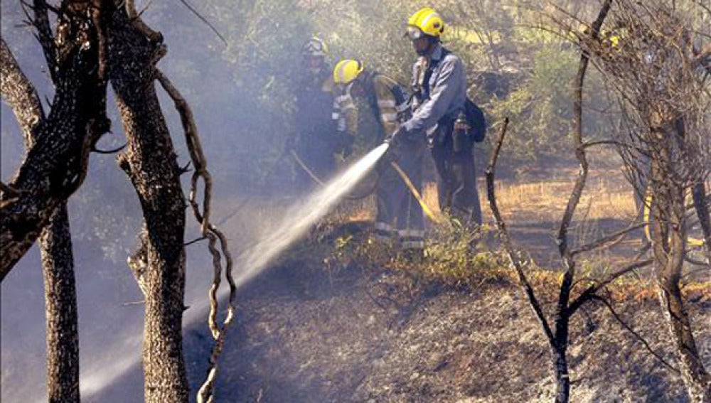 Extinción de un incendio en Girona