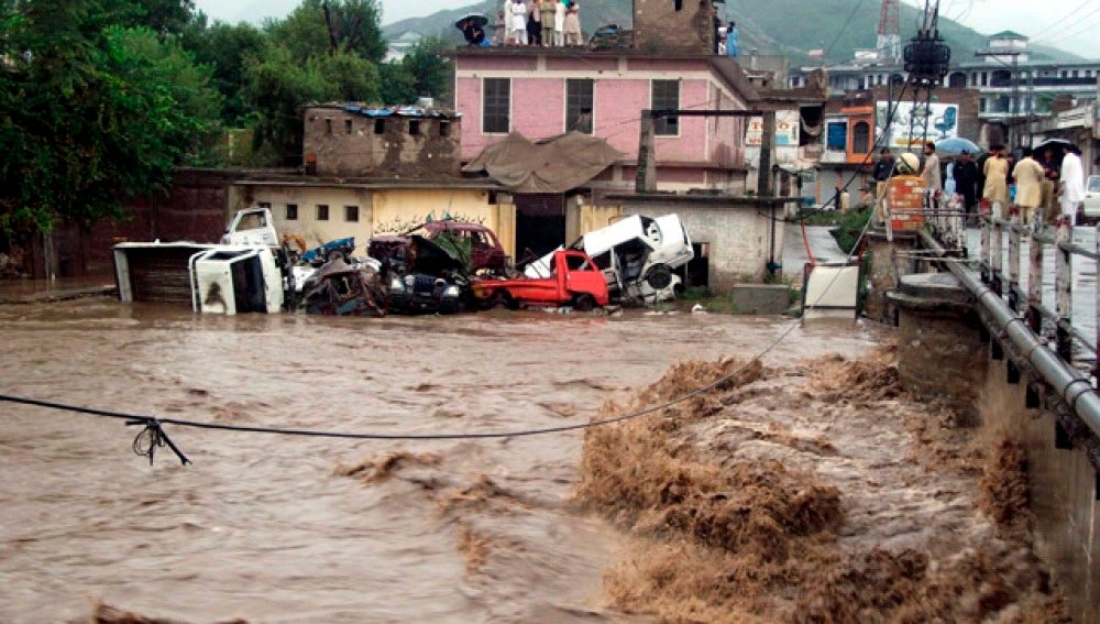 La localidad paquistaní de Swat sufre inundaciones