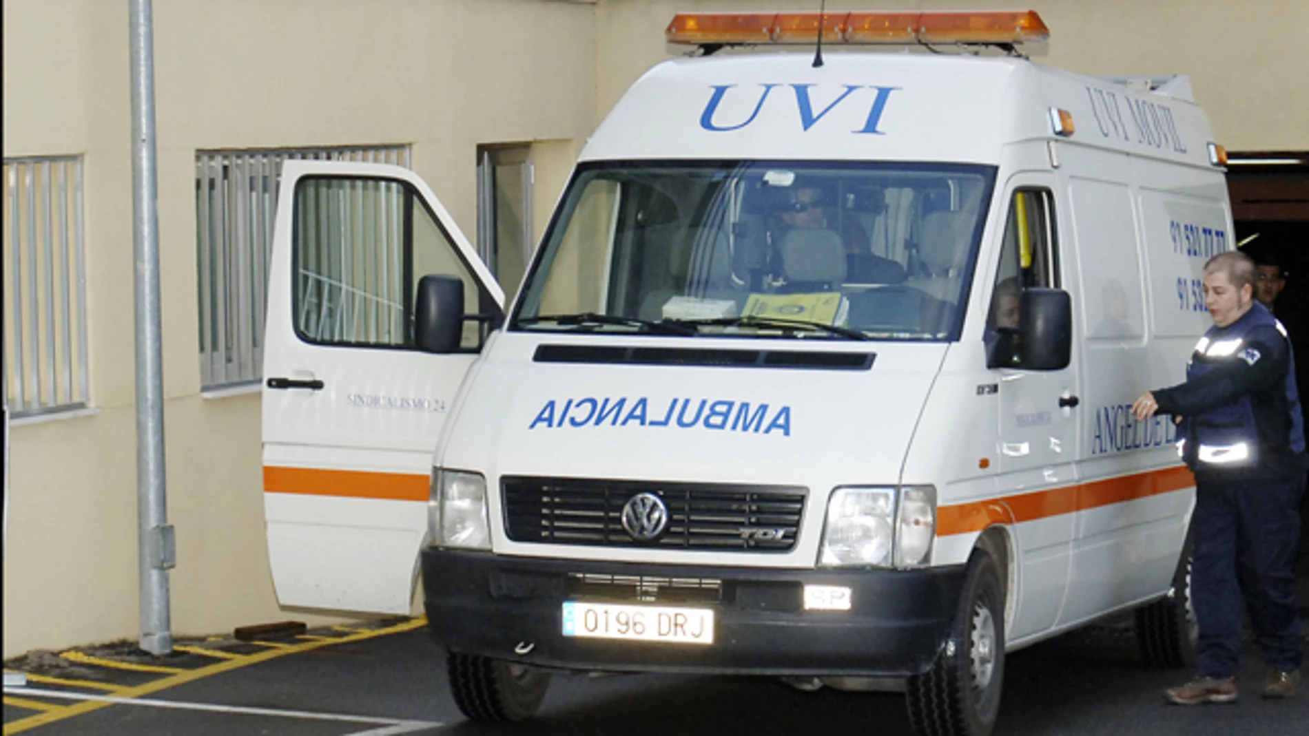 Una ambulancia Una ambulancia