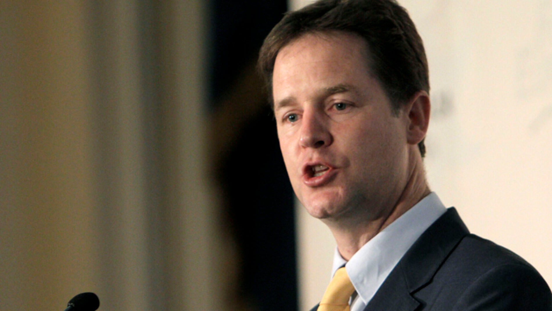 Nick Clegg durante una intervenci&oacute;n p&uacute;blica