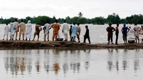 Un grupo de afectados por las inundaciones Un grupo de afectados por las inundaciones