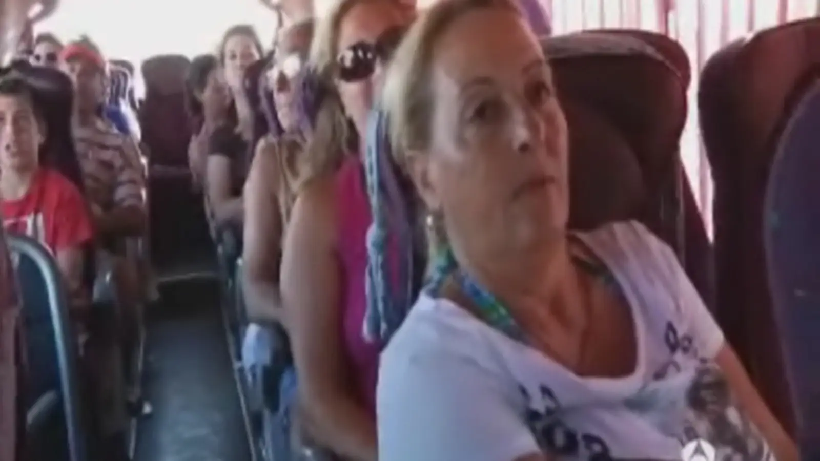 El viaje a la playa: todos en el bus