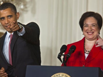 Elena Kagan junto al presidente Obama