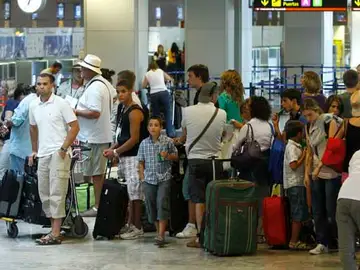 Colas en el aeropuerto de Barajas Colas en el aeropuerto de Barajas