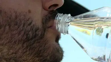 Pare cada dos horas e hidrátese Pare cada dos horas e hidrátese