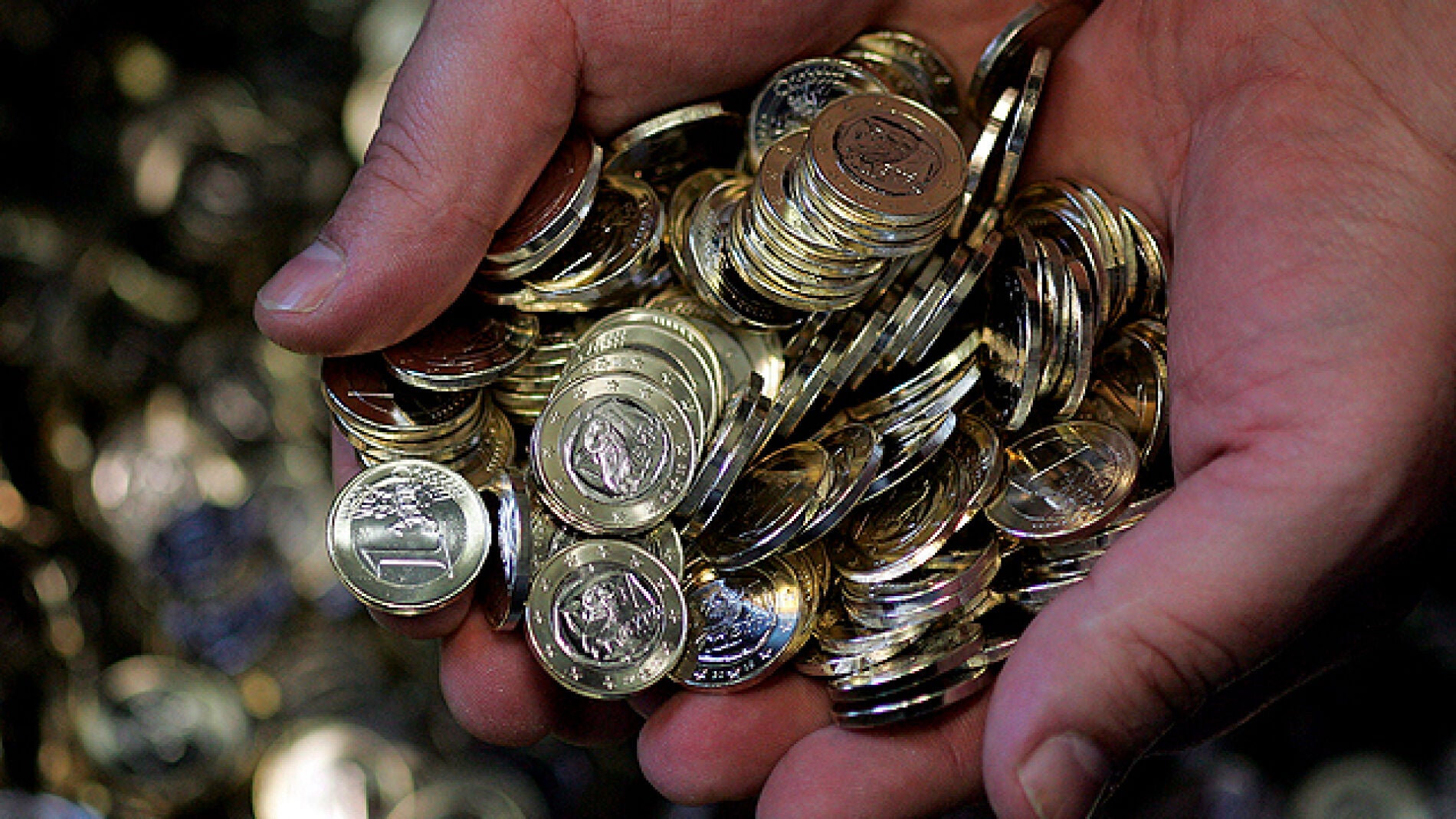 Pagar en met&aacute;lico, raz&oacute;n para ser sospechoso de terrorismo