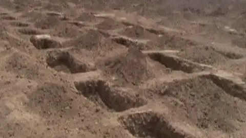 Irán cava tumbas para soldados de EEUU Irán cava tumbas para soldados de EEUU