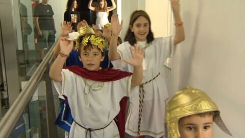Ni&ntilde;o disfrazado de romano