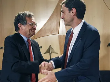 Aena y los controladores llegan a un acuerdo Aena y los controladores llegan a un acuerdo