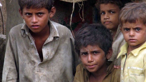 Los ni&ntilde;os de Pakist&aacute;n, en peligro