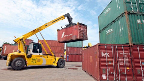 D&eacute;ficit comercial se reduce un 58%