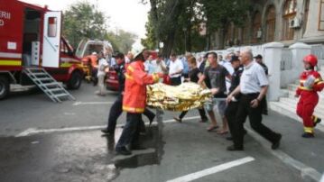 Trasladan un enfermo con quemaduras tras la explosión