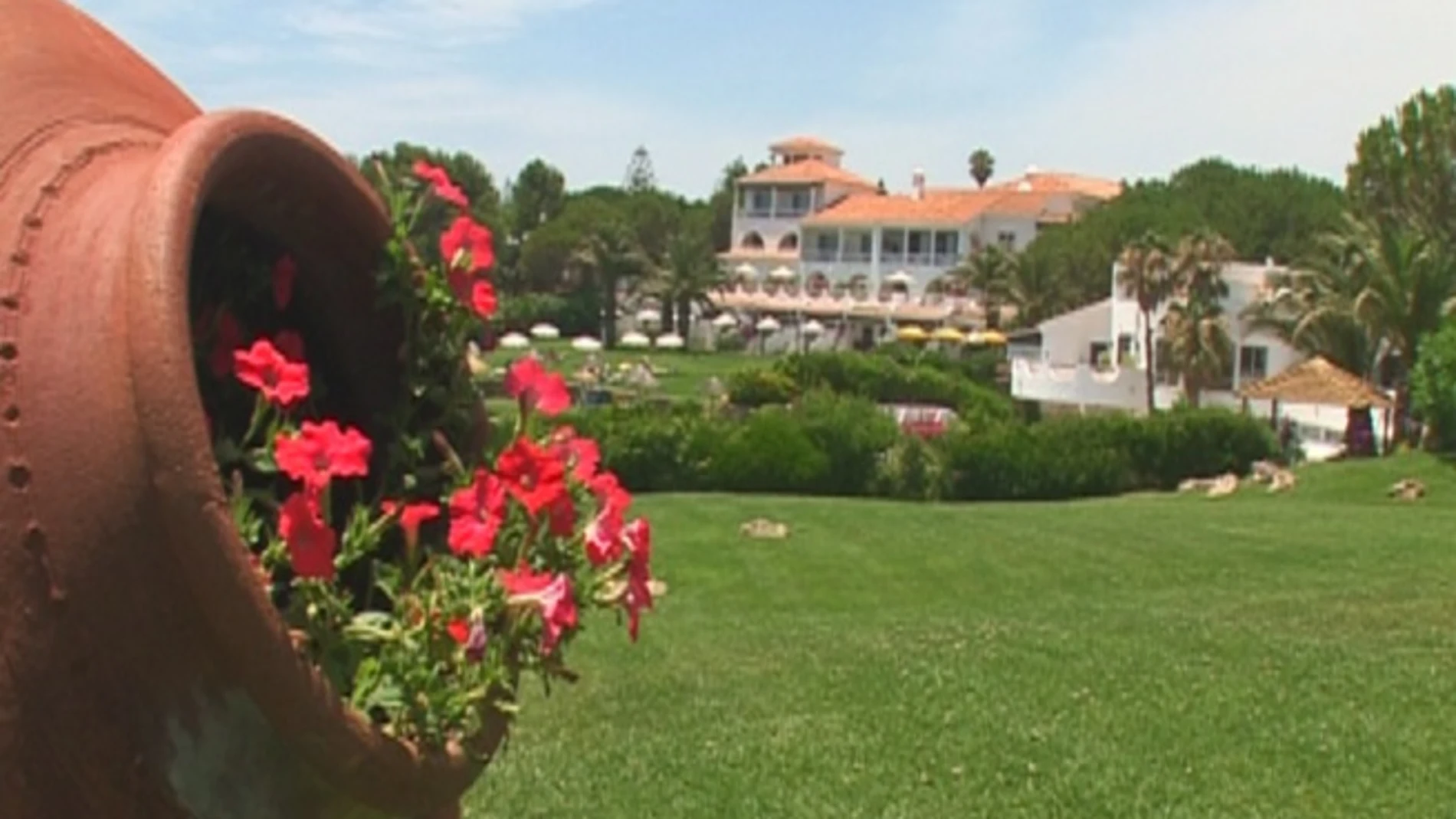 Un hotel con ferraris a disposición de los clientes en El Algarve