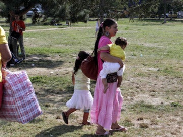 Inmigrantes rumanos de origen gitano en un campamento