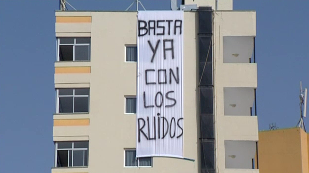 Los vecinos no soportan el ruido Los vecinos no soportan el ruido