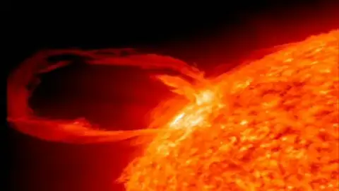 Posible erupción solar Posible erupción solar