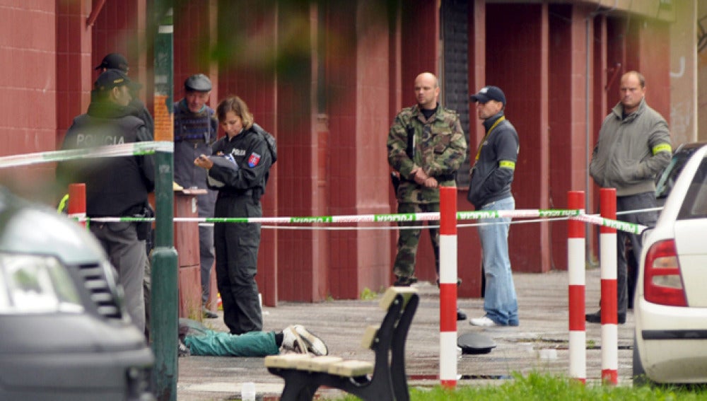 Un joven mata a siete personas y hiere a 19 en Eslovaquia