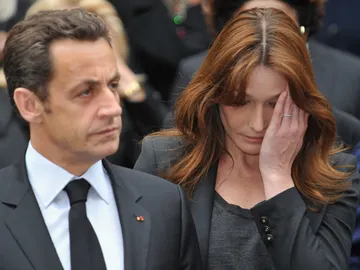 Un periódico iraní llama prostituta a Carla Bruni Un periódico iraní llama prostituta a Carla Bruni