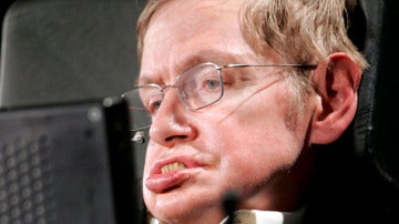 Stephen Hawking ofreciendo un discurso en la Universidad George Washington