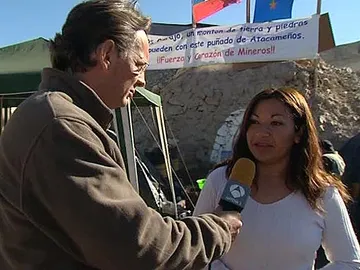 Antena 3 habla con los familiares de los mineros Antena 3 habla con los familiares de los mineros