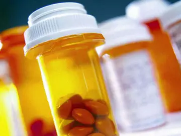 Bruselas denuncia a España por negar a los pensionistas de la UE el acceso a medicamentos gratis Bruselas denuncia a España por negar a los pensionistas de la UE el acceso a medicamentos gratis
