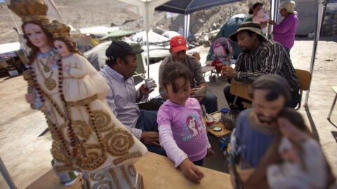 Familiares de los mineros atrapados