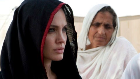 Angelina Jolie visita un campo de refugiados