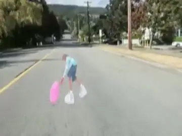 Hologramas sobre el asfalto en Vancouver Hologramas sobre el asfalto en Vancouver