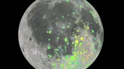 Mapa de los cráteres de la luna Mapa de los cráteres de la luna