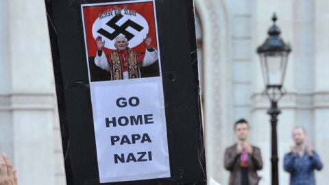 Manifestaci&oacute;n en contra del Papa