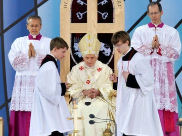 El Papa oficia una misa en Birmingham