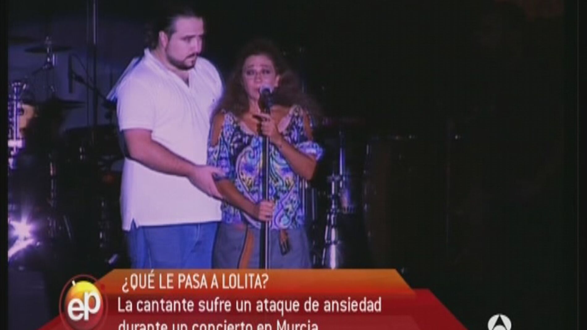 Lolita sufre un ataque de ansiedad antes de un concierto