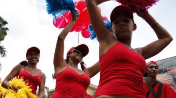 Un grupo de mujeres participa de las caravanas del oficialista Partido Socialista Unido de Venezuela