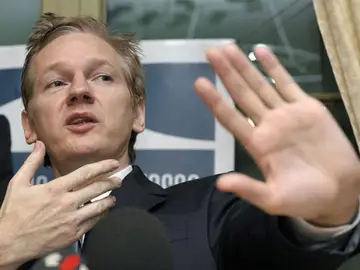 Julian Assange arremete contra MasterCard, PayPal y Visa Julian Assange arremete contra MasterCard, PayPal y Visa