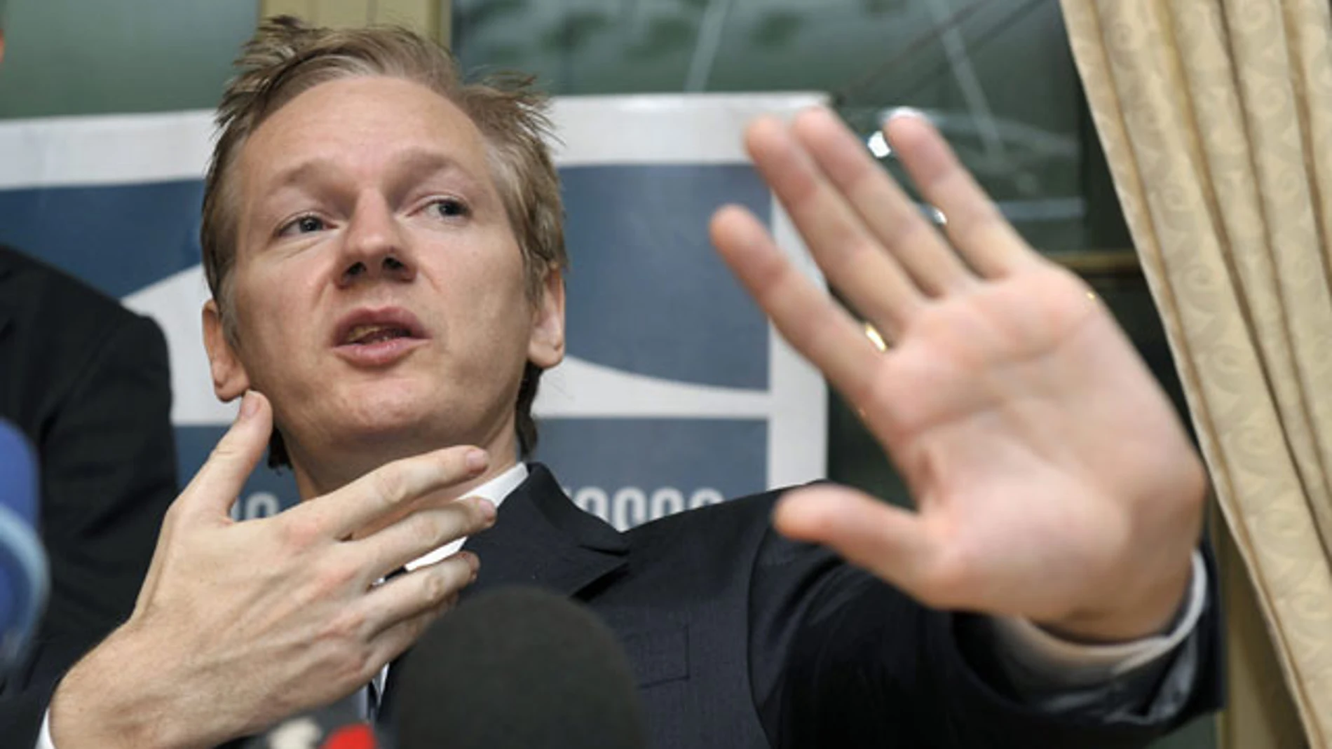 Julian Assange arremete contra MasterCard, PayPal y Visa Julian Assange arremete contra MasterCard, PayPal y Visa