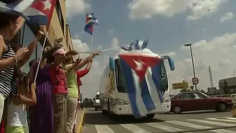 Uno de los ex presos cubanos se va a EEUU Uno de los ex presos cubanos se va a EEUU