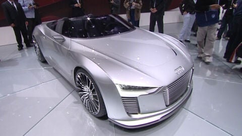 Coche de lujo en el Sal&oacute;n del Autom&oacute;vil de Par&iacute;s