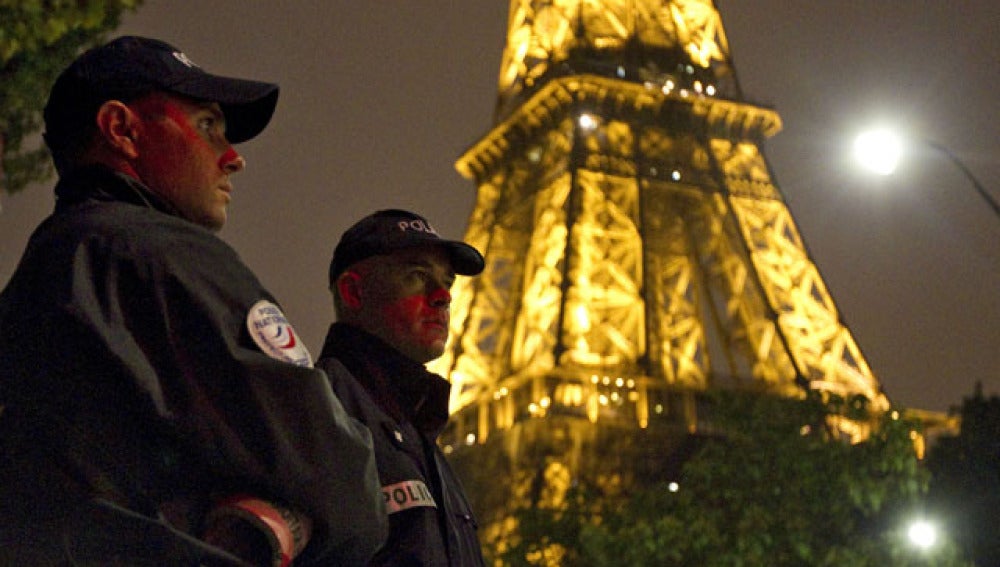 Seguridad en la Torre Eiffel