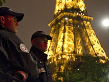 Seguridad en la Torre Eiffel