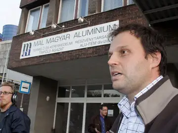 El director de la empresa Magyar Alumínium El director de la empresa Magyar Alumínium