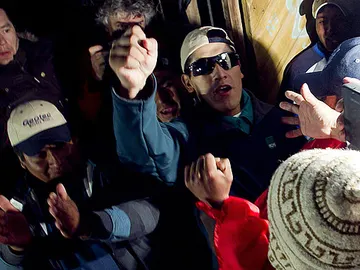 Carlos Mamani en su casa Carlos Mamani en su casa