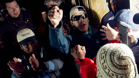 Carlos Mamani en su casa Carlos Mamani en su casa