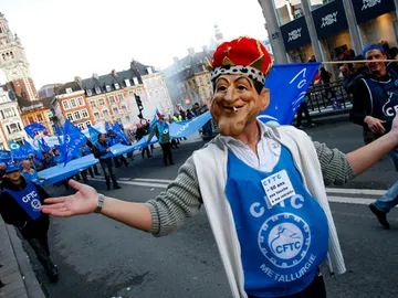 Sarkozy pretende asegurar el suministro de combustible Sarkozy pretende asegurar el suministro de combustible