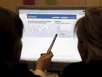 Le comunican una orden de alejamiento por Facebook Le comunican una orden de alejamiento por Facebook