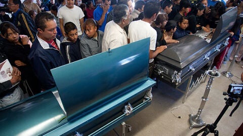 Masivo velatorio de las v&iacute;ctimas de la masacre