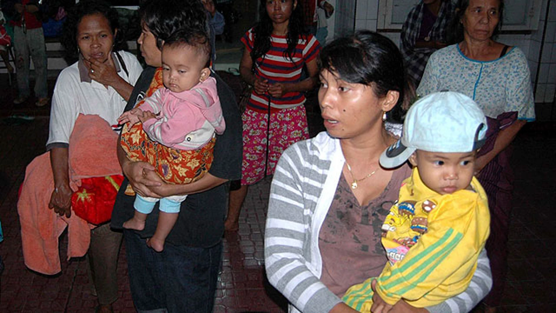 Población evacuada tras el terremoto y la alerta de tsunami Población evacuada tras el terremoto y la alerta de tsunami