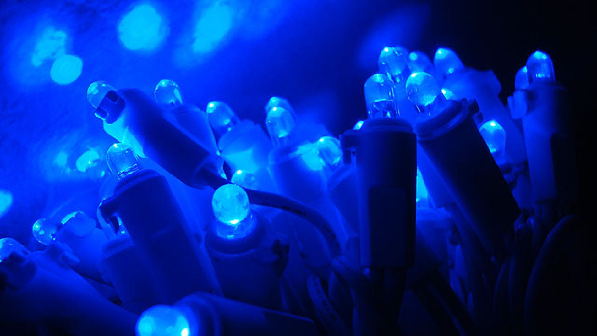 Algunos sistemas de iluminaci&oacute;n LED presentes en televisores digitales, tel&eacute;fonos m&oacute;viles y alumbrado urbano.